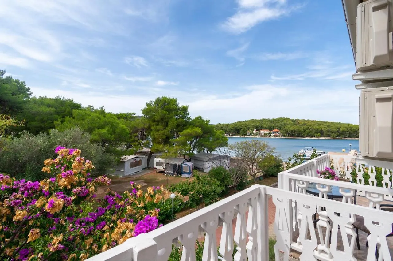 *** Guest house Rooms By The Sea Pasman - 4309 Croatia