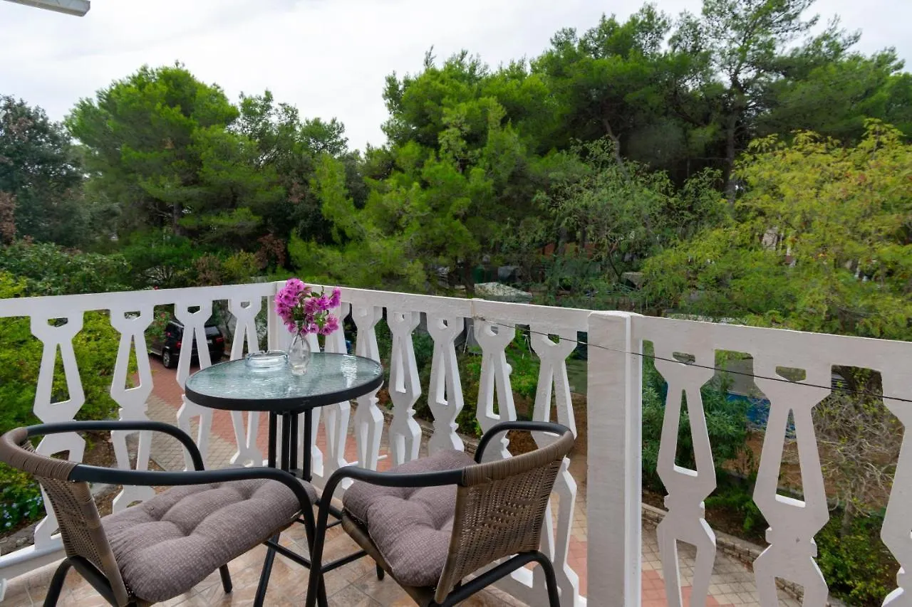 Rooms By The Sea Pasman - 4309